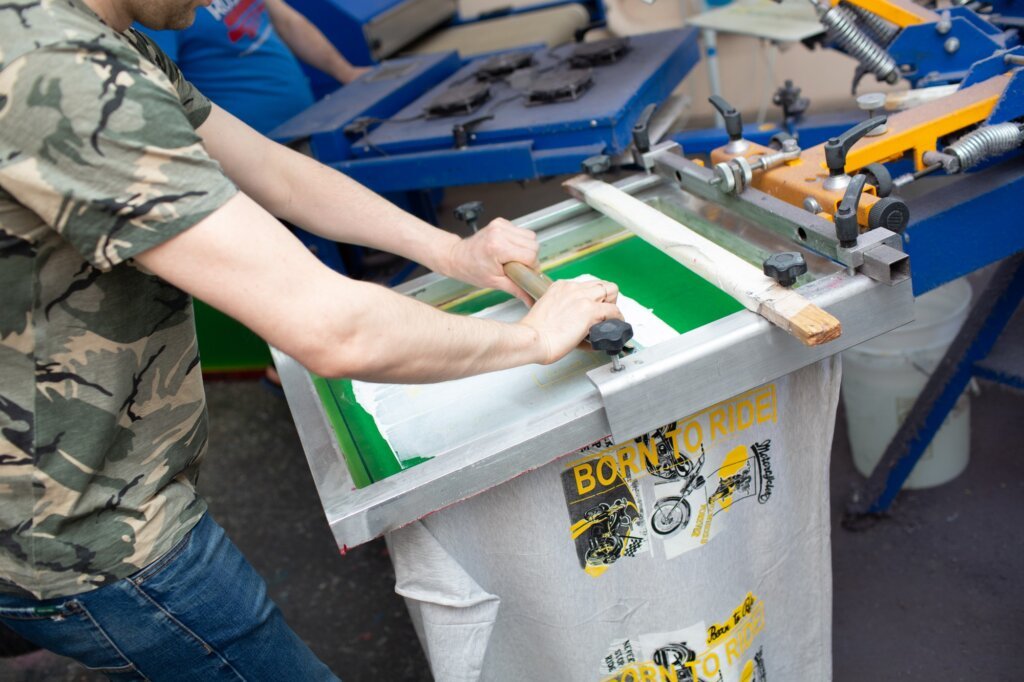 Embroidery Vs Screen Printing: Which Is Best To Customize